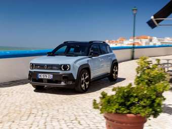 Αποστολή στην Πορτογαλία: Το Renault 4 είναι ένας θρύλος που απειλεί τους Κινέζους