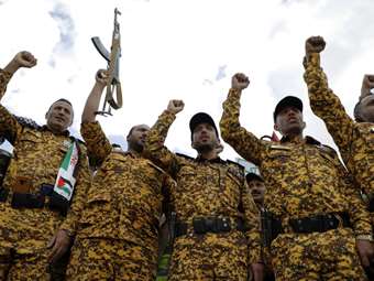 Πώς οι επιθέσεις των Χούθι στην Ερυθρά Θάλασσα απειλούν την παγκόσμια ναυτιλία