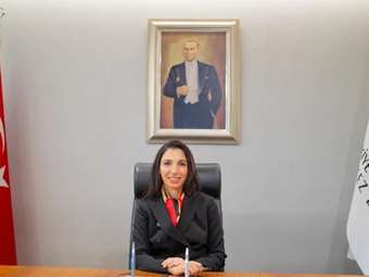 Η κεντρική τραπεζίτης της Τουρκίας μετακόμισε... στη μαμά της και διαμαρτύρεται για τα ενοίκια