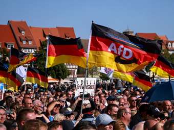 H ακροδεξιά AfD σταθερά πρώτο κόμμα