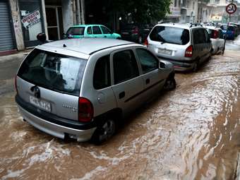 Στην Αττική η κακοκαιρία "Atena" - Πάνω από 50 κλήσεις δέχτηκε η Πυροσβεστική