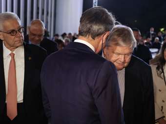 Πολιτική κόντρα Κυβέρνησης- Ευ. Βενιζέλου με φόντο (και) τη Συνταγματική Αναθεώρηση