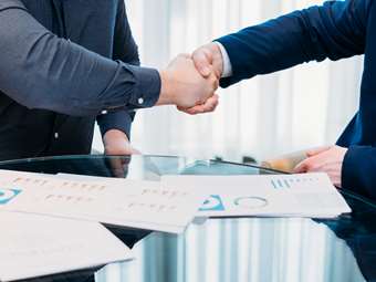 Η Alaska Air θα εξαγοράσει τη Hawaiian Airlines έναντι 1,9 δισ. δολαρίων