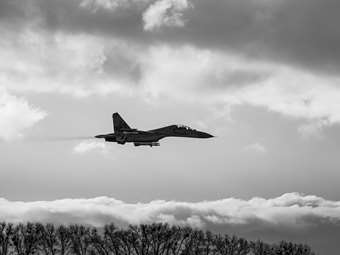 Βρετανία: Βρετανικά αεριωθούμενα πέταξαν σε 12ωρη αποστολή με τις ΗΠΑ κοντά στα ρωσικά σύνορα