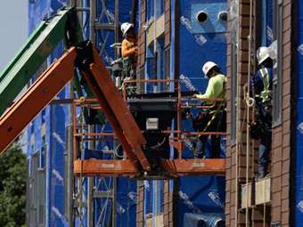 ΗΠΑ: Εκρηκτική αύξηση μισθολογίων αλλά και άνοδος της ανεργίας στο 4,4% τον Σεπτέμβριο