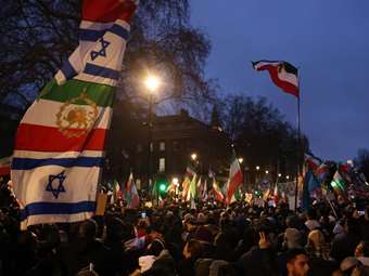 Τι θα σήμαινε μία επέμβαση των ΗΠΑ στο Ιράν - Ποιες επιλογές "ζυγίζει" ο Τραμπ