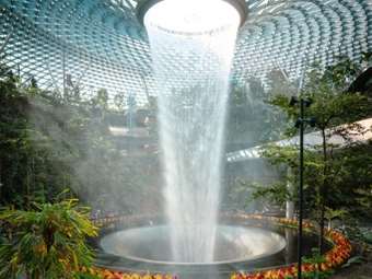 Top 10 αεροδρόμια του κόσμου για το 2025: Το εμβληματικό Changi στην κορυφή ξανά