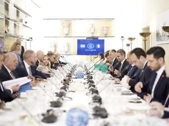 Ανώτατο Συμβούλιο Συνεργασίας Ελλάδας - Ιταλίας: Στο επίκεντρο οι γεωπολιτικές εξελίξεις στα ανατολικά σύνορα της ΕΕ