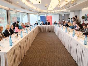 Μηνύματα επιβράβευσης της ελληνικής οικονομίας από Λονδίνο και Βρυξέλλες