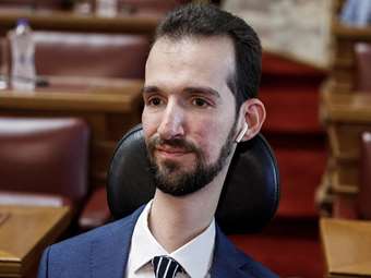 The Parliament Magazine: Βράβευση Στ. Κυμπουρόπουλου ως "Ανερχόμενου Νέου Ευρωβουλευτή"