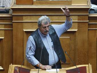 O Π. Πολάκης πανηγυρίζει τη διαγραφή της Αθ. Λινού