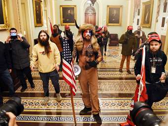 Ο Μπάιντεν καλεί τους Αμερικανούς να μην ξεχνούν την επίθεση της 6ης Ιανουαρίου 2021