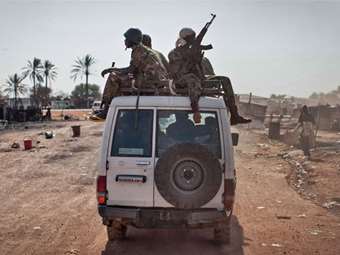 Διεθνής Αμνηστία: Ο στρατός της Ουγκάντας παραβιάζει το εμπάργκο όπλων