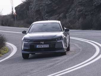 Δοκιμή DS No4 Hybrid: Η premium εναλλακτική στα μικρομεσαία