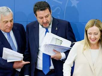 Ιταλία: Σύγκρουση των δύο αντιπροέδρων της κυβέρνησης Μελόνι, ακροδεξιού και κεντροδεξιού, για τον φόρο στα υπερκέρδη των τραπεζών