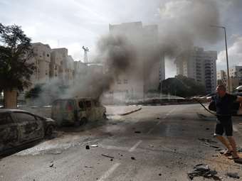 FAZ: "Στο πλευρό όσων δέχθηκαν επίθεση"