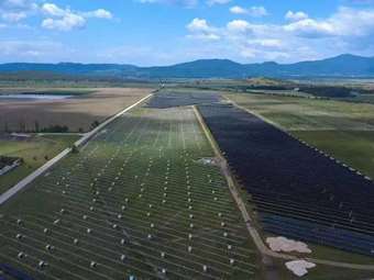 Όμιλος ΔΕΗ: Προσθέτει φωτοβολταϊκό πάρκο 88 MW στο χαρτοφυλάκιο της Βουλγαρίας