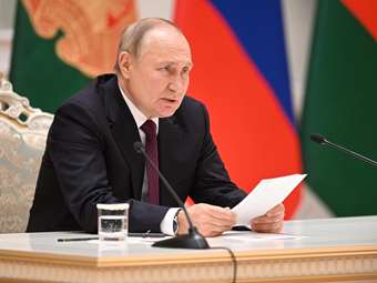 Πούτιν: Η ρωσική οικονομία άντεξε τις κυρώσεις και θα αναπτυχθεί ήπια το 2023