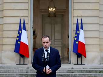 Γαλλία: "Αχτίδα ελπίδας" για υπέρβαση της πολιτικής κρίσης από τον Λεκορνί - "Πιθανό να αποφευχθούν οι πρόωρες βουλευτικές εκλογές"