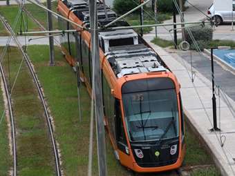 Κυκλοφοριακές ρυθμίσεις σε μετρό και τραμ λόγω των παρελάσεων - Πού θα τερματίζει η γραμμή 7 του τραμ στις 25/3