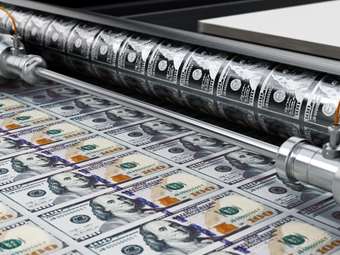 Πόσο θα πληρώσει το δολάριο το χάος του Τραμπ