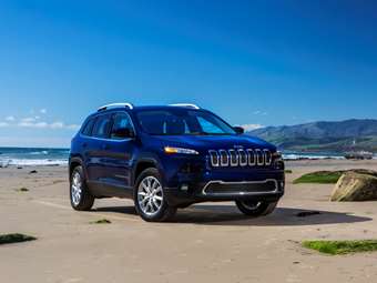 Stellantis: Ανακαλεί 132.000 Jeep Cherokee λόγω κινδύνου ανάφλεξης