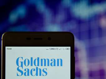H Goldman Sachs θα προχωρήσει σε "επιλεγμένες προσλήψεις" μετά τις περικοπές