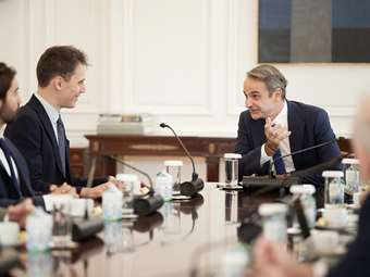 Συνάντηση Κ. Μητσοτάκη με τον CEO της Mistral AI με επίκεντρο τα πεδία πιθανής συνεργασίας