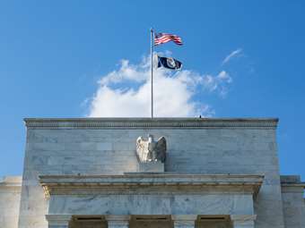 Beige Book (Fed): Σχεδόν αμετάβλητη η οικονομική δραστηριότητα στις ΗΠΑ τις τελευταίες εβδομάδες