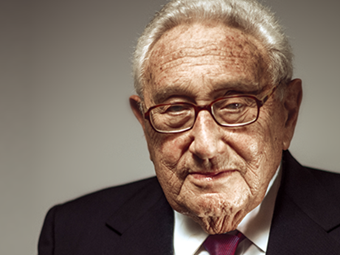 X. Kίσινγκερ: Ήρθε η ώρα για ειρήνη στην Ουκρανία με διαπραγμάτευση