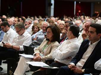 Ακονίζονται μαχαίρια στο ΠΑΣΟΚ ενόψει του συνεδρίου- Νίκη ΠΑΣΟΚ στις εκλογές βλέπει ο Ανδρουλάκης