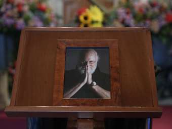 Με το "Ας κρατήσουν οι χοροί" έγινε ο τελευταίος αποχαιρετισμός στον Δ. Σαββόπουλο