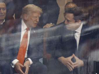 "Για τον Τσάρλι": Επανασύνδεση Τραμπ-Μασκ στο μνημόσυνο του Κερκ