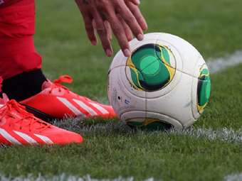 Νέα "υπόθεση Μπόσμαν", 29 χρόνια μετά - Πώς μια απόφαση του Δικαστηρίου της ΕΕ μπορεί να αλλάξει το παγκόσμιο ποδόσφαιρο