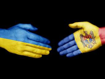 ΕΕ: "Συμφωνία επί της αρχής" των 27 για την έναρξη ενταξιακών διαπραγματεύσεων με την Ουκρανία και τη Μολδαβία