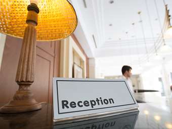 Με λιγότερες κενές θέσεις εργασίας κλείνει η φετινή χρονιά για τα ξενοδοχεία