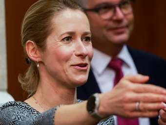 Politico: Όταν οι πολιτικοί λένε φωναχτά αυτά που συνήθως κρατούν για τον εαυτό τους