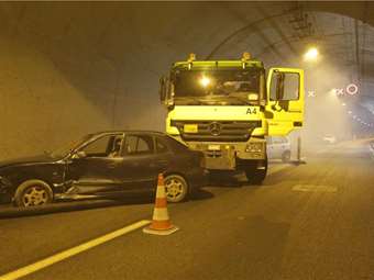 Ολυμπία Οδός: Φωτιά, συγκρούσεις και εγκλωβισμένοι σε τούνελ-Το σενάριο της πυροσβεστικής