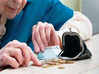 Συντάξεις χηρείας: Όλα τα σενάρια για τις περικοπές