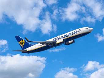 Reuters: Συμφωνία της Ryanair με τη Booking.com για τα εισιτήρια μετά από μακρά νομική διαμάχη