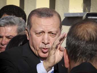 Μίνι ανασχηματισμός στην Τουρκία - Ο Ερντογάν αντικαθιστά τους υπουργούς Δικαιοσύνης και Εσωτερικών