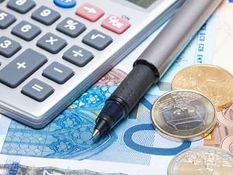 Πρόστιμα και προσαυξήσεις άνω του 1 δισ. ευρώ θα επιβάλει το 2024 η εφορία