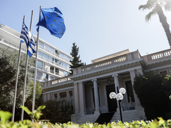 Μαξίμου για γαλλικές εκλογές: Από τις πολλές αναλύσεις, οι πολίτες προτιμούν τις λύσεις