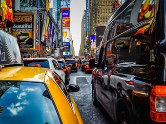 ΗΠΑ: Το "διαφορετικό" δεν ενθουσιάζει τις εταιρείες