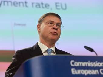 Κομισιόν: Προβλέπει ανάπτυξη 2,2% το 2026 και 1,7% το 2027 - Πρωτογενή πλεονάσματα πάνω από 3% του ΑΕΠ την τριετία 2025-2027 και υψηλές αμυντικές δαπάνες