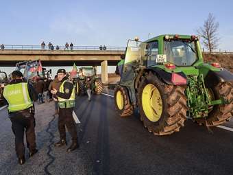 Το κύμα των αγροτικών κινητοποιήσεων έφθασε και στην Πορτογαλία