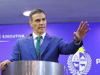 Ισπανία: Αντιμέτωπος με σεξουαλικά σκάνδαλα, ο Σάντσεθ επιβεβαιώνει τη δέσμευση των Σοσιαλιστών υπέρ των γυναικών