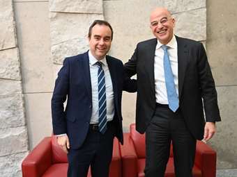 Συνάντηση του υπουργού Άμυνας Ν. Δένδια με τον Γάλλο ομόλογό του