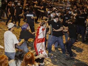 Γεωργία: Η κυβέρνηση ψάχνει ξένους πράκτορες στα ΜΜΕ και η ΕΕ απομακρύνεται