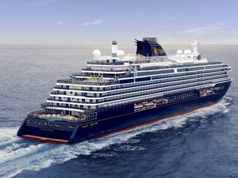 Το EXPLORA I για πρώτη φορά στον Πειραιά ενόψει της έναρξης δρομολογίων στην Ανατολική Μεσόγειο